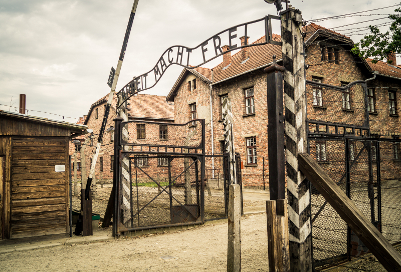 „Ein Aufschrei der Verzweiflung und Mahnung an die Menschheit“ – Gedenkstättenfahrt nach Auschwitz